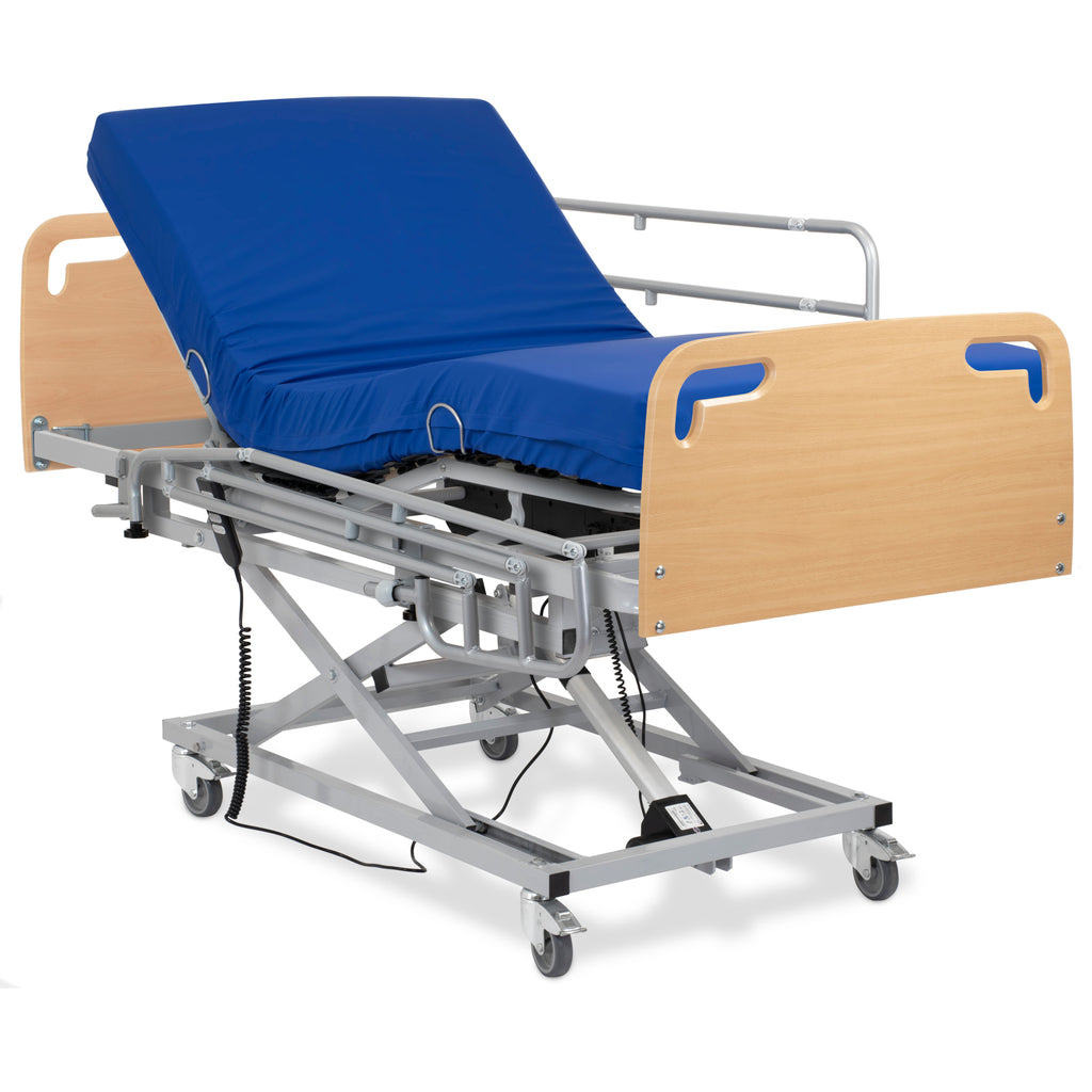 Cama hospitalaria articulada con carro elevador, barandillas, colchón y cabecero piecero